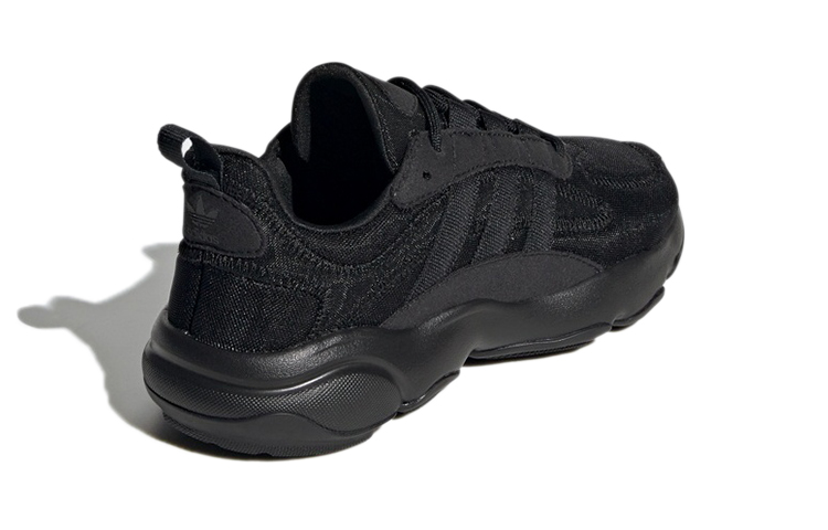 Shop (JR) 阿迪达斯 Originals Haiwee 运动鞋「核心黑」 FV2997