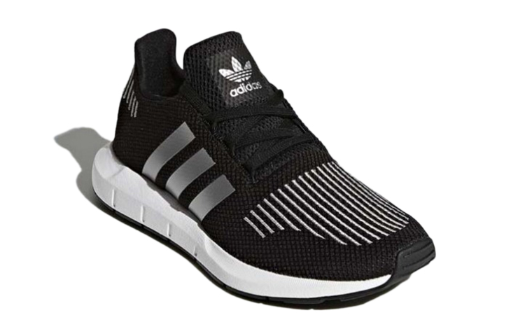 Lookbook (JR) adidas Originals Swift Run J ''Nero Argento'' CQ2597