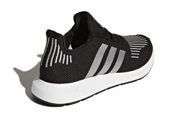 Shop (JR) adidas Originals Swift Run J ''Nero Argento'' CQ2597