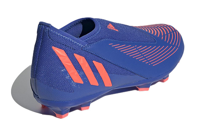 Shop 童鞋 adidas Predator 3 硬地型 防滑輕便足球鞋 藍紅