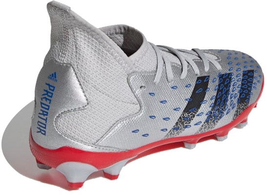 兒童 adidas Predator Freak.3 多功能地面鞋款 防震舒適 中筒足球鞋 銀灰色 Shop 兒童 adidas Predator Freak.3 多功能地面鞋款 防震舒適 中筒足球鞋 銀灰色