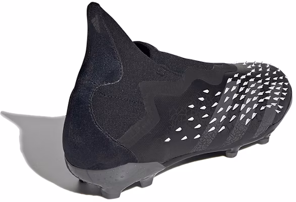 兒童 adidas Predator Freak+ 硬地足球鞋 K 黑 Shop 兒童 adidas Predator Freak+ 硬地足球鞋 K 黑