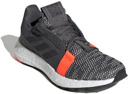 (JR) 아디다스 SenseBoost Go J '솔라 레드' EE4031 (유소년용) EE4031 Lookbook (JR) 아디다스 SenseBoost Go J '솔라 레드' EE4031 (유소년용) EE4031