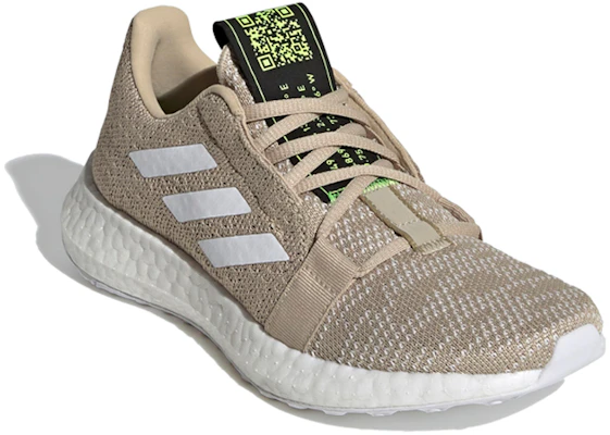(JR) 阿迪达斯 Senseboost J 运动鞋 EG4961 Lookbook (JR) 阿迪达斯 Senseboost J 运动鞋 EG4961