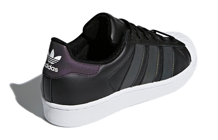 Shop 大童 adidas originals Superstar J 低筒 兒童運動鞋 黑白色
