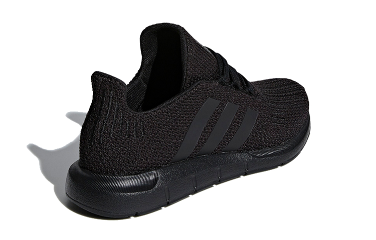 Shop 大童 adidas originals Swift Run J 黑色