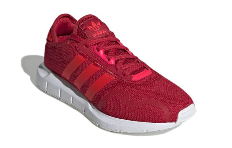 Lookbook (JR) adidas Swift Run X J ''Team Victory Red'' Herren Sneaker Q47121