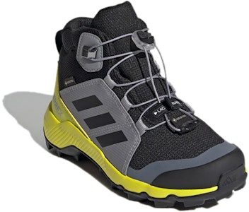 (JR) adidas Terrex Mid Gore-Tex Kasut Hiking 'Hitam Kelabu Kuning Solar' FX4166 Lookbook (JR) adidas Terrex Mid Gore-Tex Kasut Hiking 'Hitam Kelabu Kuning Solar' FX4166