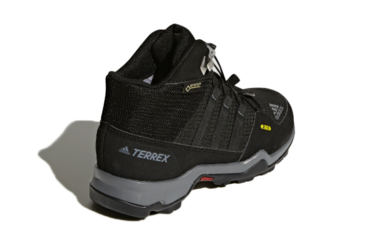 Shop (JR) adidas Terrex Mid GTX K Chaussures Noires BB1952