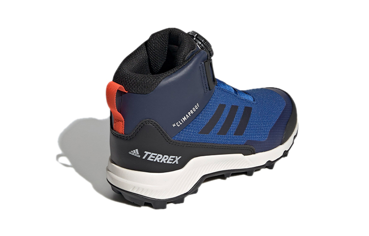 Shop 兒童 adidas Terrex 冬季中筒Boa K藍
