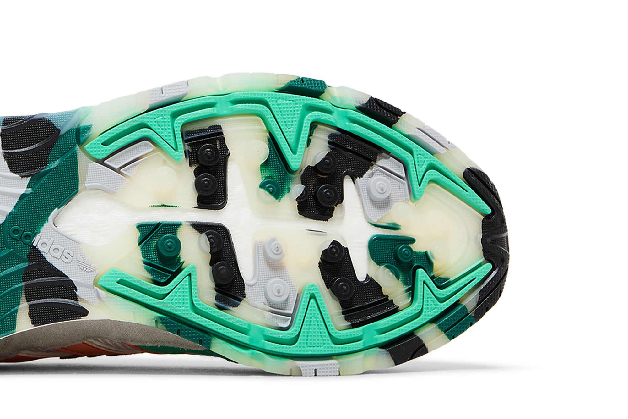 Purchase (JR) adidas Tresc Run J 'Putih Bliss Coral' EF7650