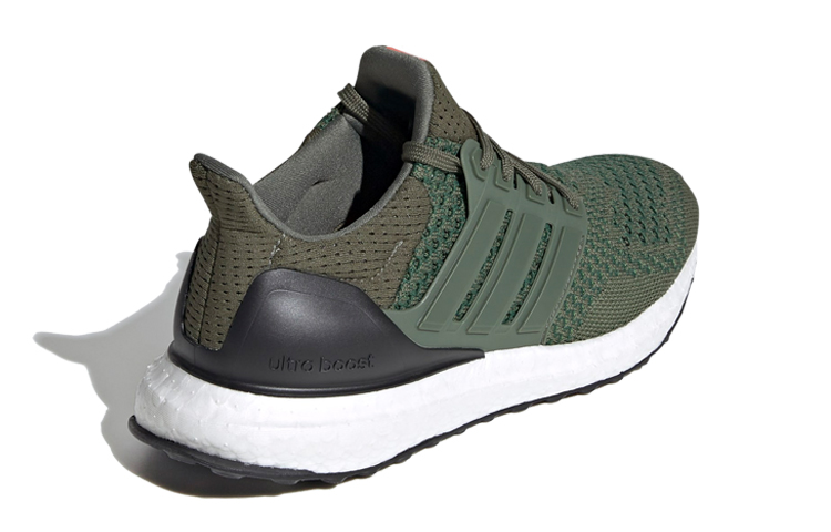 Shop 大童 adidas Ultraboost 20 J 綠黑白