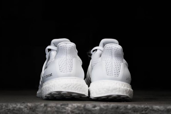 (JR) 阿迪达斯 UltraBoost 2.0 J '三重白' S80588 Details for (JR) 阿迪达斯 UltraBoost 2.0 J '三重白' S80588