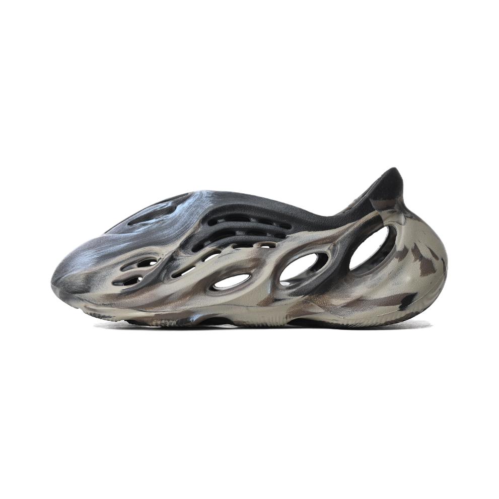 Buy 大童 adidas originals Yeezy Foam Rnr Mx 防滑耐磨兒童涼鞋 棕黑色