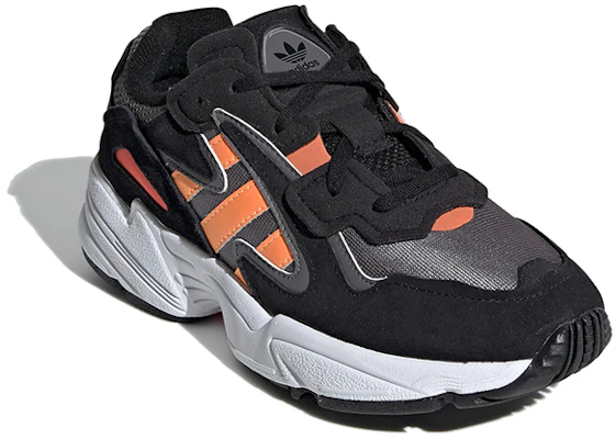 (JR) adidas Yung-96 Chasm J ''Core Black'' Herren Sneaker Schwarz EE7542 Lookbook (JR) adidas Yung-96 Chasm J ''Core Black'' Herren Sneaker Schwarz EE7542