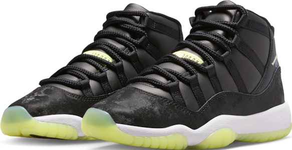 (JR) Air Jordan 11 复刻版 黑色 Barely Volt IB1378-001 Lookbook (JR) Air Jordan 11 复刻版 黑色 Barely Volt IB1378-001