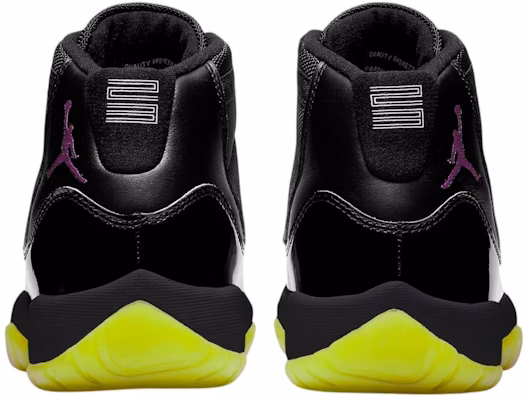 (JR) Air Jordan 11 Retro Hitam Barely Volt IB1378-001 Lookbook (JR) Air Jordan 11 Retro Hitam Barely Volt IB1378-001
