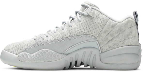 喬丹 Air Jordan 12 復刻版低筒灰狼色籃球鞋 GS 灰 Lookbook 喬丹 Air Jordan 12 復刻版低筒灰狼色籃球鞋 GS 灰