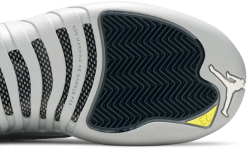 喬丹 Air Jordan 12 復刻版低筒灰狼色籃球鞋 GS 灰 Purchase 喬丹 Air Jordan 12 復刻版低筒灰狼色籃球鞋 GS 灰