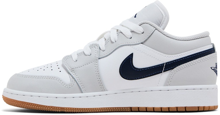 (JR) Air Jordan 1 Low 白色中性灰口香糖午夜海軍藍 553560-146 Lookbook (JR) Air Jordan 1 Low 白色中性灰口香糖午夜海軍藍 553560-146