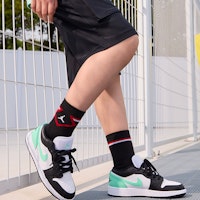 (JR) エア ジョーダン 1 LOW "グリーングロウ" 553560-131 Lookbook (JR) エア ジョーダン 1 LOW "グリーングロウ" 553560-131