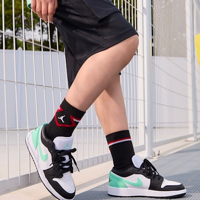 (JR) Air Jordan 1 Low 'Green Glow' Verde Brillante 553560-131 Lookbook (JR) Air Jordan 1 Low 'Green Glow' Verde Brillante 553560-131