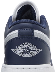 (JR) Air Jordan 1 Low 'Midnight Navy Wolf Grey' Lelaki Kasut. 553560-141 Sizing (JR) Air Jordan 1 Low 'Midnight Navy Wolf Grey' Lelaki Kasut. 553560-141