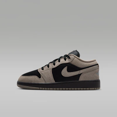 (JR) Air Jordan 1 Low SE Hitam/Lychee Mangga/Abu-Zaitun IB7111-005 Buy (JR) Air Jordan 1 Low SE Hitam/Lychee Mangga/Abu-Zaitun IB7111-005