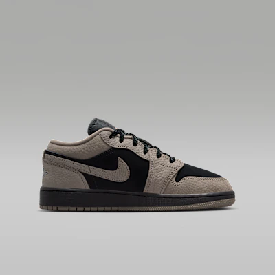 (JR) Air Jordan 1 Low SE Hitam/Lychee Mangga/Abu-Zaitun IB7111-005 Lookbook (JR) Air Jordan 1 Low SE Hitam/Lychee Mangga/Abu-Zaitun IB7111-005