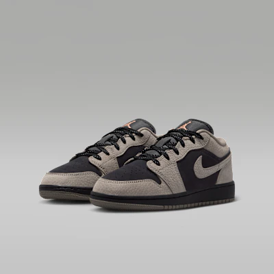 (JR) Air Jordan 1 Low SE Hitam/Lychee Mangga/Abu-Zaitun IB7111-005 Purchase (JR) Air Jordan 1 Low SE Hitam/Lychee Mangga/Abu-Zaitun IB7111-005