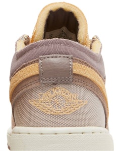 (JR) Air Jordan 1 Low SE Craft 'Inside Out - Taupe Haze' Lelaki Wanita Kasut DZ4465-200 Sizing (JR) Air Jordan 1 Low SE Craft 'Inside Out - Taupe Haze' Lelaki Wanita Kasut DZ4465-200