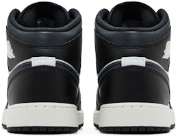 (JR) Air Jordan 1 中帮 '黑色暗黑' DQ8423-010 Details for (JR) Air Jordan 1 中帮 '黑色暗黑' DQ8423-010