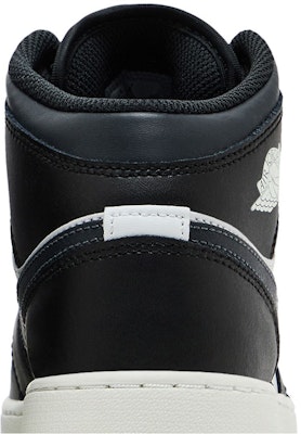 (JR) Air Jordan 1 Mid 'Negro Off Noir' DQ8423-010 Sizing (JR) Air Jordan 1 Mid 'Negro Off Noir' DQ8423-010