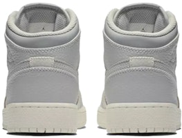 Jordan Air Jordan 1 Mid 中筒 復古籃球鞋 女款 銀灰 Lookbook Jordan Air Jordan 1 Mid 中筒 復古籃球鞋 女款 銀灰