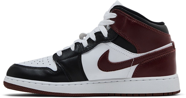 (Youth) Air Jordan 1 Mid SE 'Dark Pony' HF3193-102 Lookbook (Youth) Air Jordan 1 Mid SE 'Dark Pony' HF3193-102