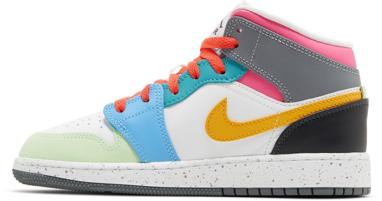 (Youth) Air Jordan 1 Mid SE 'Multi-Color' FN1190-100 Lookbook (Youth) Air Jordan 1 Mid SE 'Multi-Color' FN1190-100