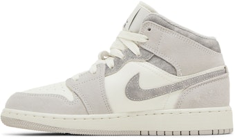 (青少年款) Air Jordan 1 Mid SE 'Neutral Grey Sail' FQ8088-002 Lookbook (青少年款) Air Jordan 1 Mid SE 'Neutral Grey Sail' FQ8088-002