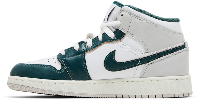 (Youth) Air Jordan 1 Mid SE 'Oxidized Green' FQ8088-103 Lookbook (Youth) Air Jordan 1 Mid SE 'Oxidized Green' FQ8088-103