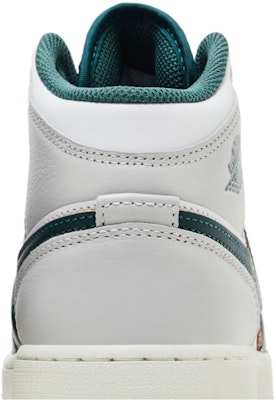 (Youth) Air Jordan 1 Mid SE 'Oxidized Green' FQ8088-103 Sizing (Youth) Air Jordan 1 Mid SE 'Oxidized Green' FQ8088-103
