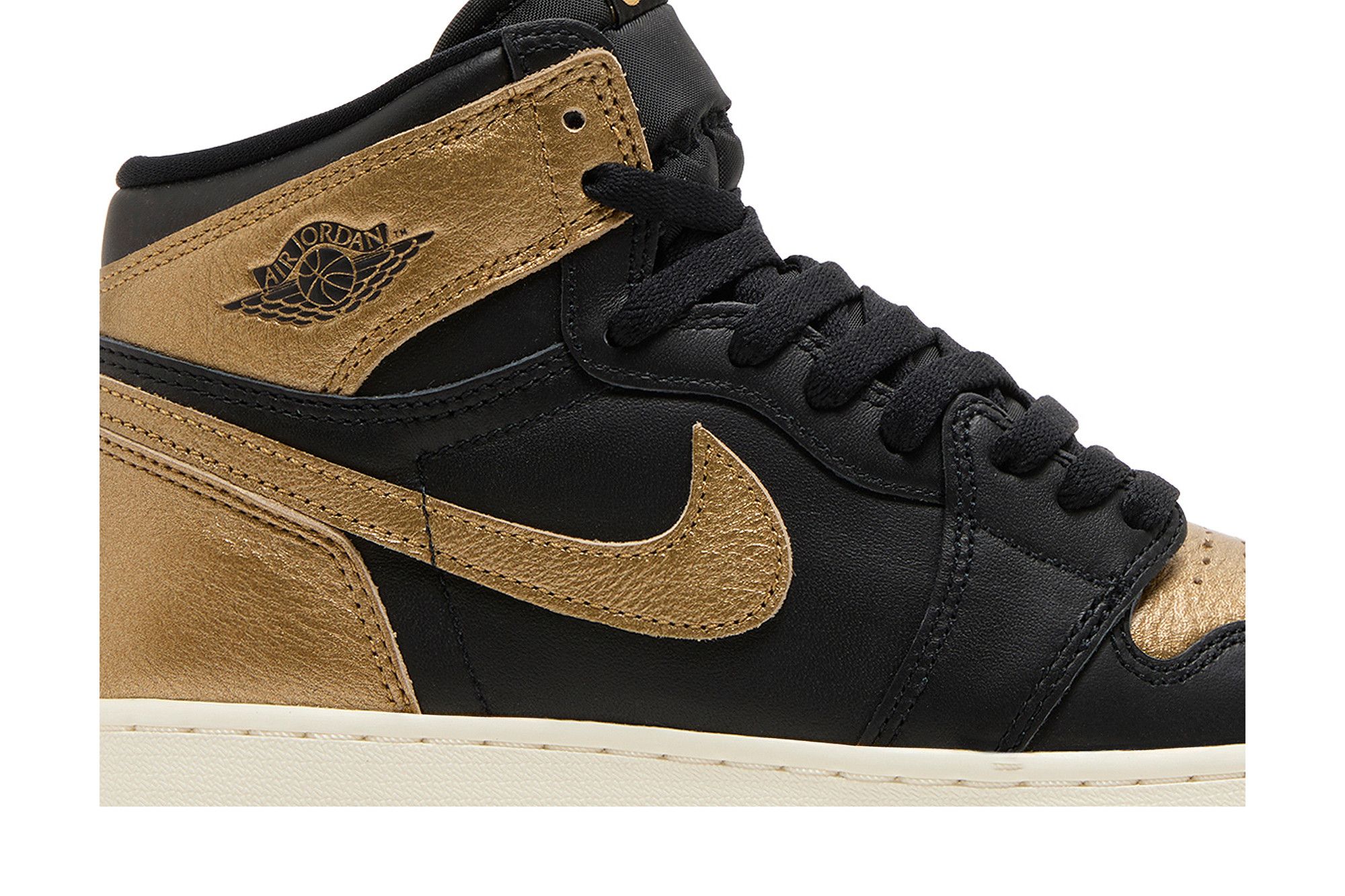 Lookbook (JR) Air Jordan 1 Retro High OG ''Nero Oro Metallizzato'' FD1437-071