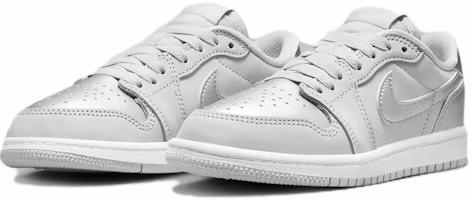 (JR) Air Jordan 1 Retro Low OG 'Perak Metalik' FQ5436-002 Lookbook (JR) Air Jordan 1 Retro Low OG 'Perak Metalik' FQ5436-002