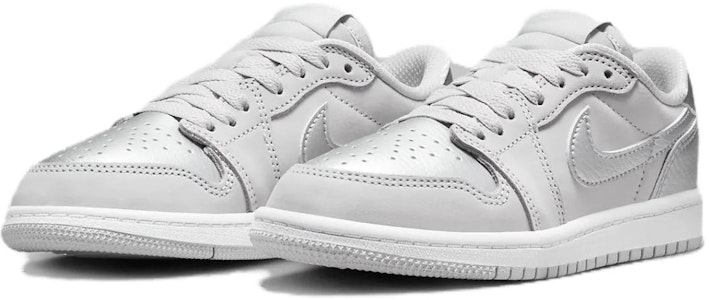 (JR) Air Jordan 1 Retro Low OG 'Plata Metálica' FQ5436-002 Lookbook (JR) Air Jordan 1 Retro Low OG 'Plata Metálica' FQ5436-002