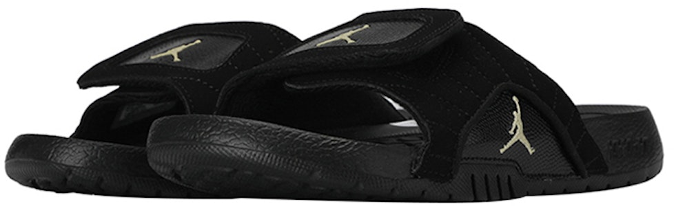 (JR) Air Jordan Hydro 12 Slide 'Hitam Emas Metalik' 820267-012 Lookbook (JR) Air Jordan Hydro 12 Slide 'Hitam Emas Metalik' 820267-012