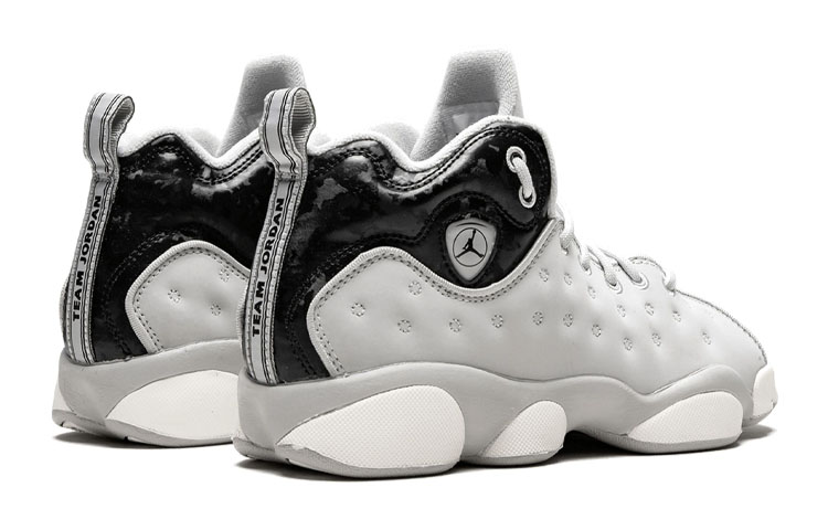 Shop Jordan Jumpman Team II 低筒 復古籃球鞋 GS 灰黑