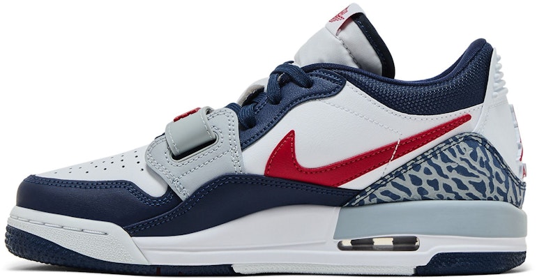 (Youth) Air Jordan Legacy 312 Low 'Midnight Navy Varsity Red' CD9054-164 Lookbook (Youth) Air Jordan Legacy 312 Low 'Midnight Navy Varsity Red' CD9054-164