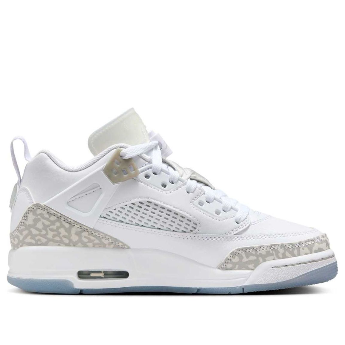 Order (JR) 에어 조던 스피자이크 로우 '화이트 메탈릭 실버 베얼리 블루' FQ3950-103