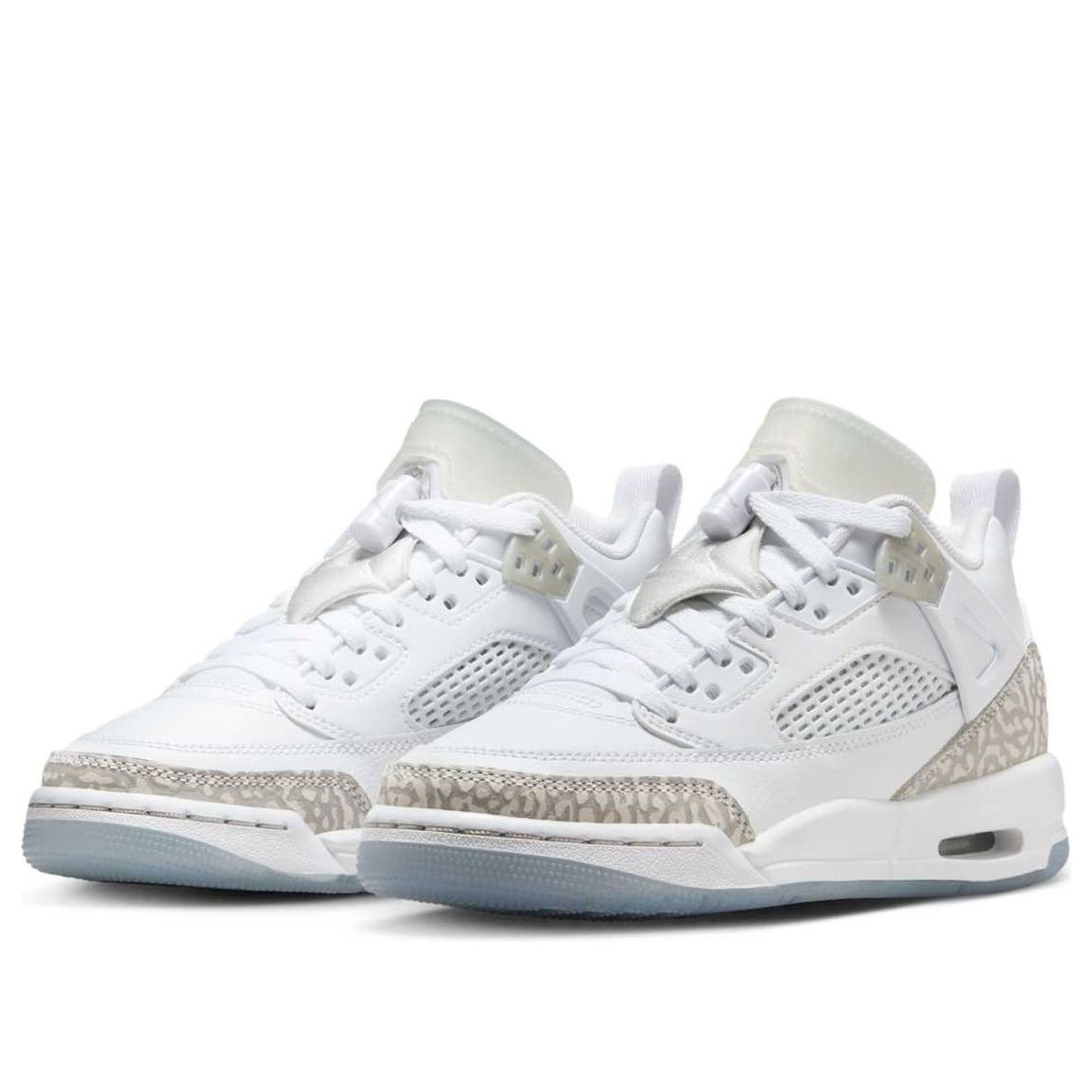 Lookbook (JR) 에어 조던 스피자이크 로우 '화이트 메탈릭 실버 베얼리 블루' FQ3950-103