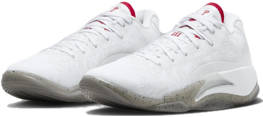 大童 Jordan Zion 3 系帶萬用 防滑防踢 中筒 兒童籃球鞋 白紅色 Lookbook 大童 Jordan Zion 3 系帶萬用 防滑防踢 中筒 兒童籃球鞋 白紅色