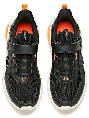 大童 Anta安踏 休閒低幫跑步鞋 黑白橙 Lookbook 大童 Anta安踏 休閒低幫跑步鞋 黑白橙