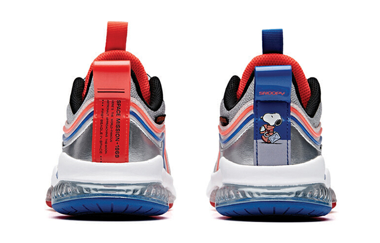 Shop 大童 史努比x安踏 氣墊跑步鞋 銀藍紅